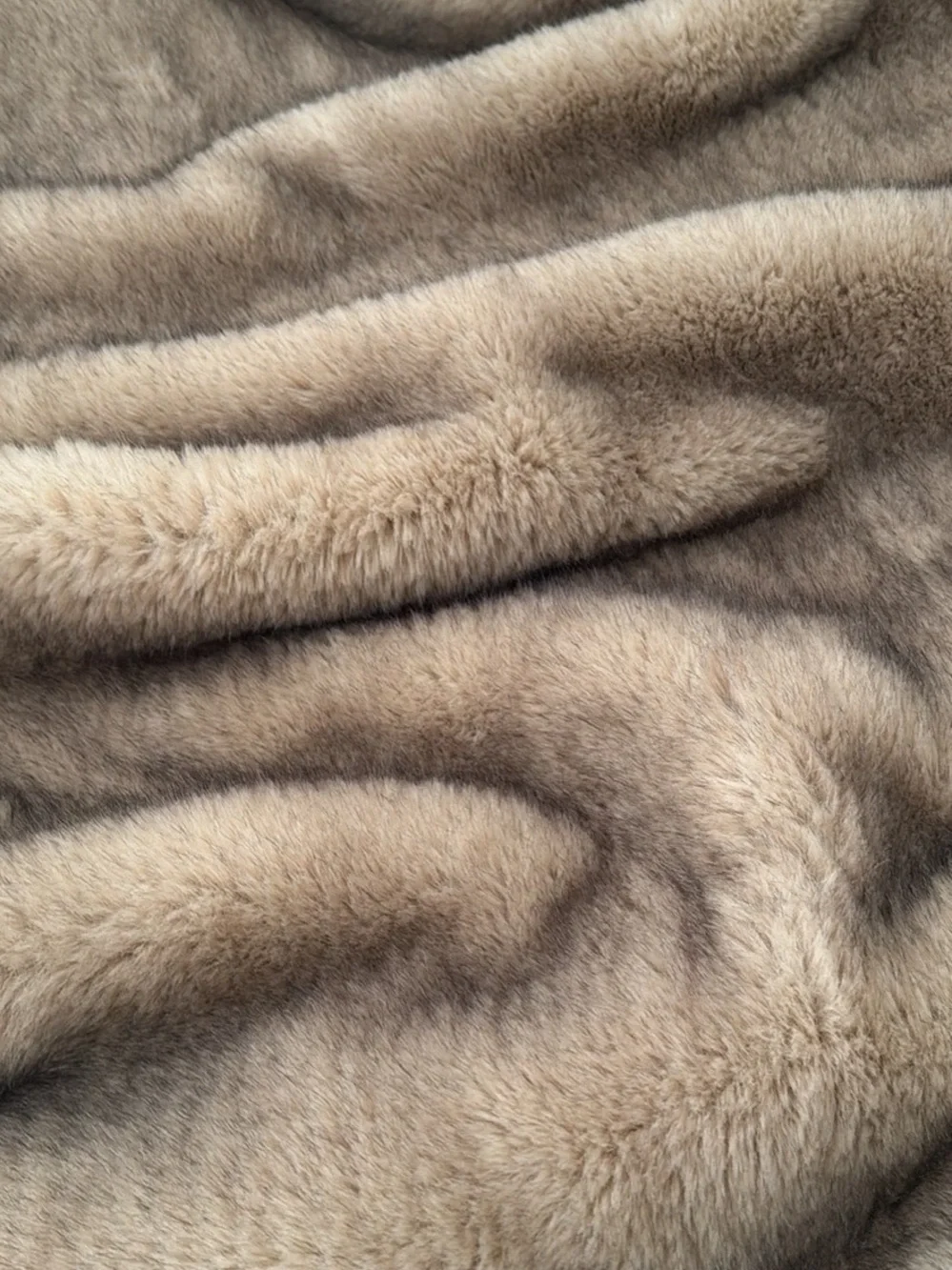 Pottery Barn Faux Mink Throw and 2 Pillow Covers Taupe color
